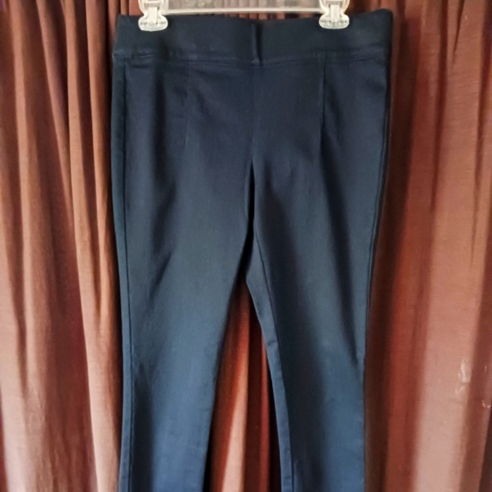 KHAKIS & CO